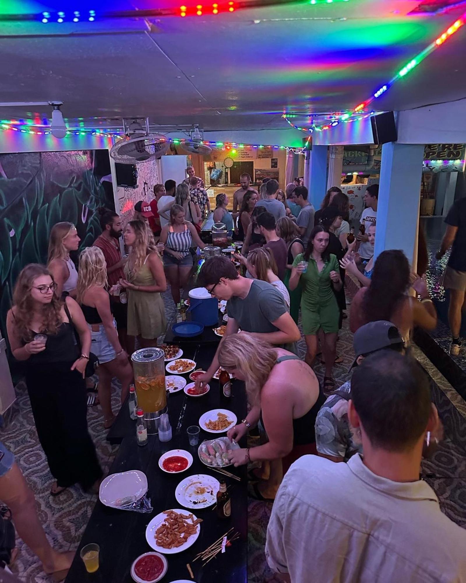 Vang Vieng Ruby Backpackers Hostel Zewnętrze zdjęcie